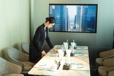 卓越商企服務(wù)斬獲&ldquo;2022藍(lán)籌物業(yè)百?gòu)?qiáng)峰會(huì)&rdquo;多項(xiàng)殊榮